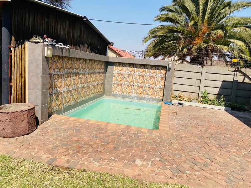 To Let 2 Bedroom Property for Rent in Germiston South Gauteng