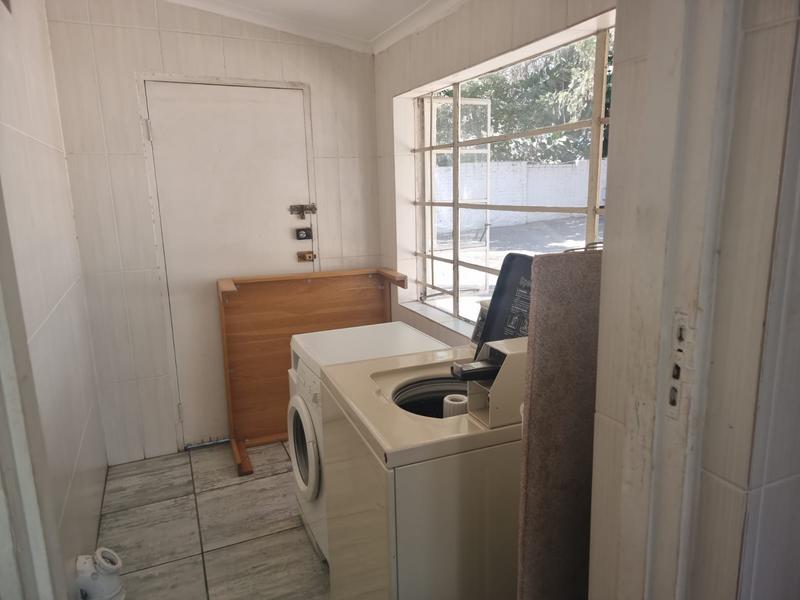 To Let 1 Bedroom Property for Rent in Norwood Gauteng