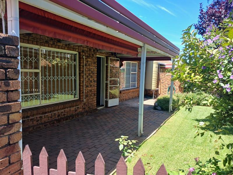 2 Bedroom Property for Sale in Edenvale Gauteng