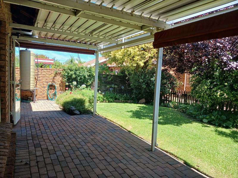 2 Bedroom Property for Sale in Edenvale Gauteng