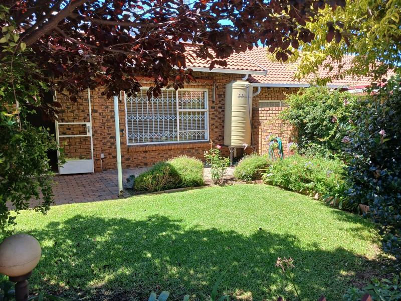 2 Bedroom Property for Sale in Edenvale Gauteng