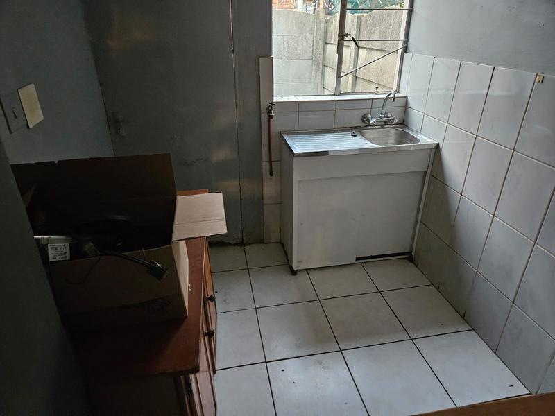 To Let 1 Bedroom Property for Rent in Van Dyk Park Gauteng