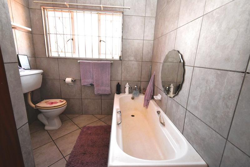 4 Bedroom Property for Sale in Rant En Dal Gauteng