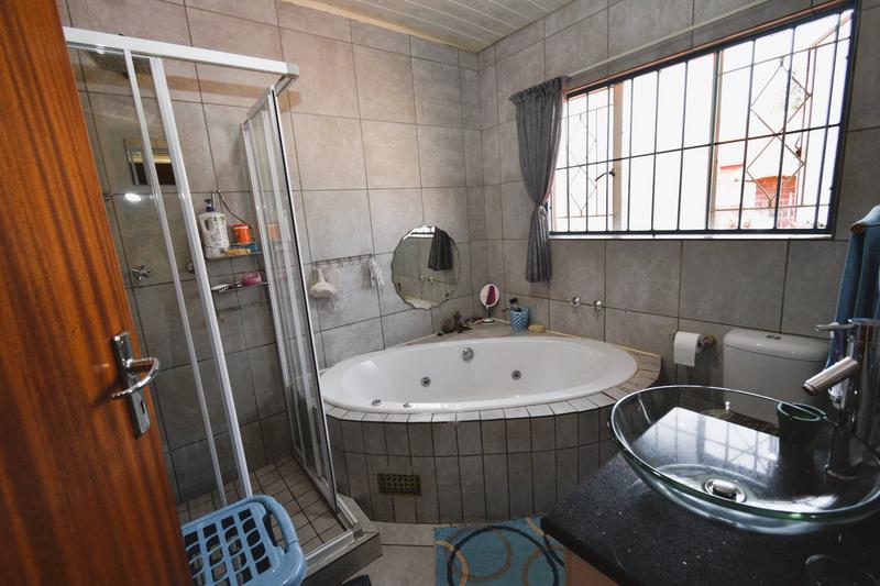 4 Bedroom Property for Sale in Rant En Dal Gauteng