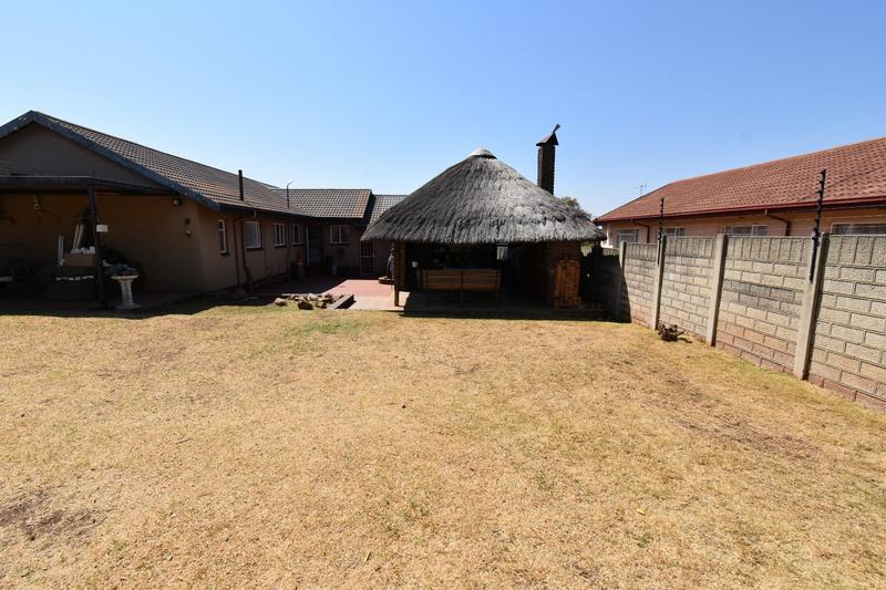 4 Bedroom Property for Sale in Rant En Dal Gauteng