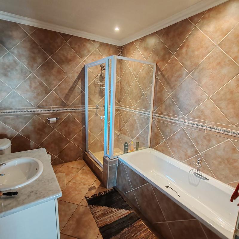 3 Bedroom Property for Sale in Faerie Glen Gauteng