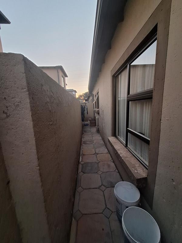 4 Bedroom Property for Sale in Amandasig Gauteng