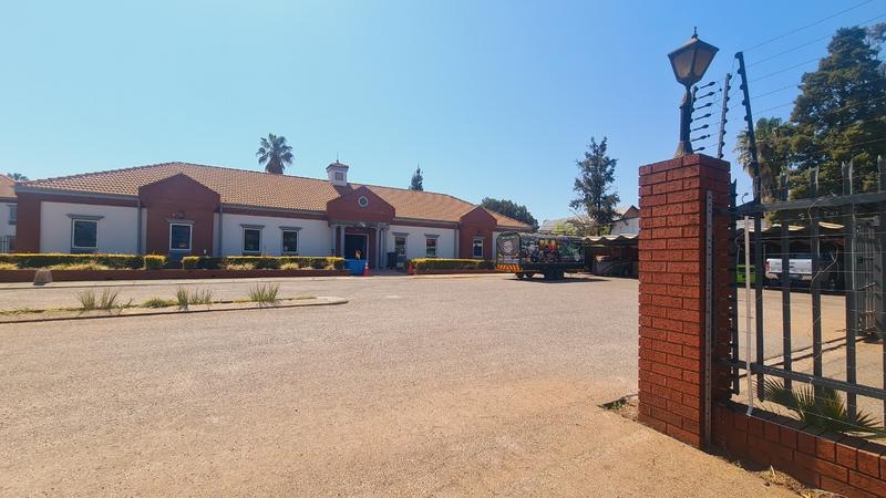 Commercial Property for Sale in Die Hoewes Gauteng