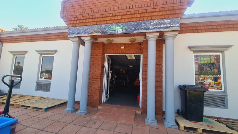 Commercial Property for Sale in Die Hoewes Gauteng