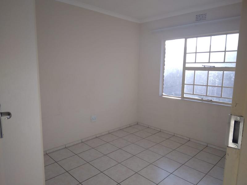 To Let 2 Bedroom Property for Rent in Crystal Park Gauteng