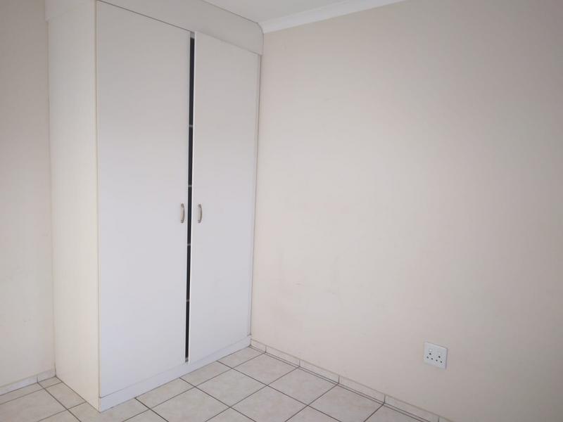 To Let 2 Bedroom Property for Rent in Crystal Park Gauteng