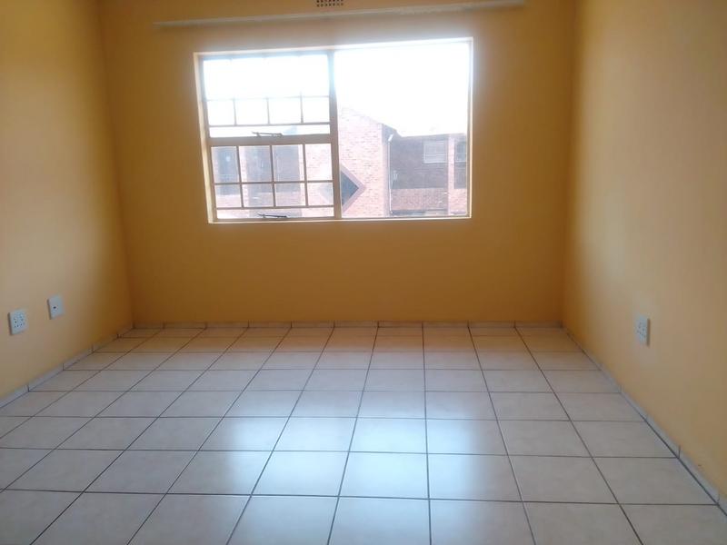 To Let 2 Bedroom Property for Rent in Crystal Park Gauteng