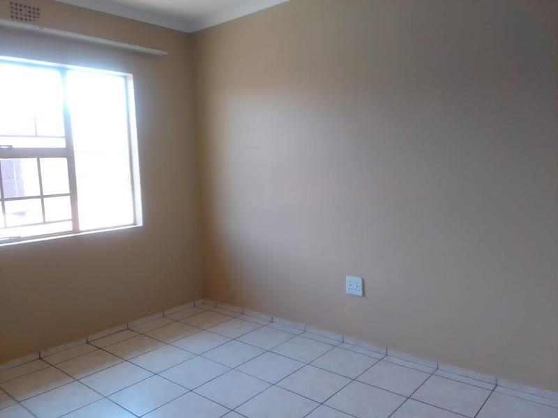 To Let 2 Bedroom Property for Rent in Crystal Park Gauteng