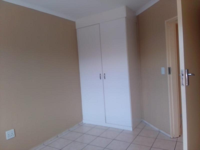 To Let 2 Bedroom Property for Rent in Crystal Park Gauteng