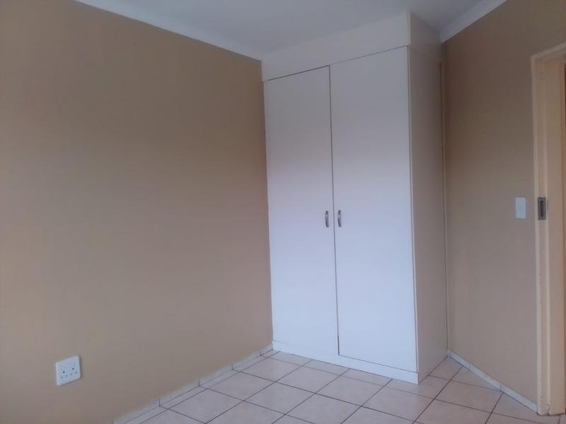 To Let 2 Bedroom Property for Rent in Crystal Park Gauteng