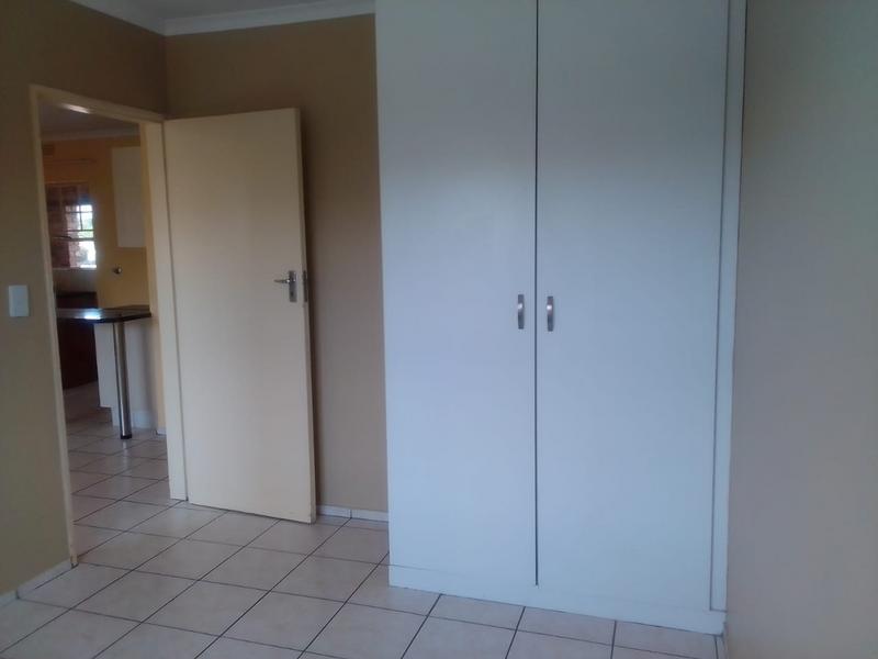 To Let 2 Bedroom Property for Rent in Crystal Park Gauteng