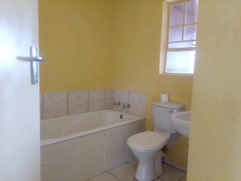 To Let 2 Bedroom Property for Rent in Crystal Park Gauteng