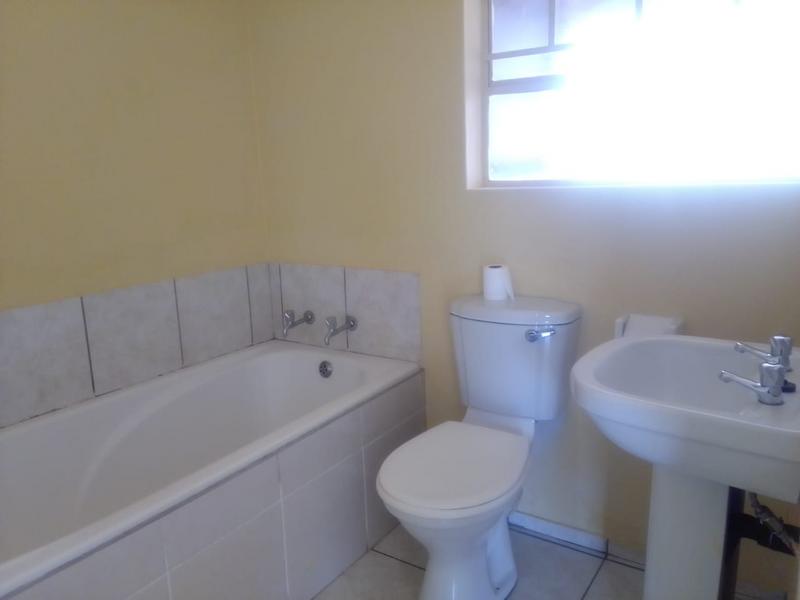 To Let 2 Bedroom Property for Rent in Crystal Park Gauteng