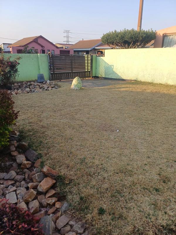 2 Bedroom Property for Sale in Vosloorus Gauteng