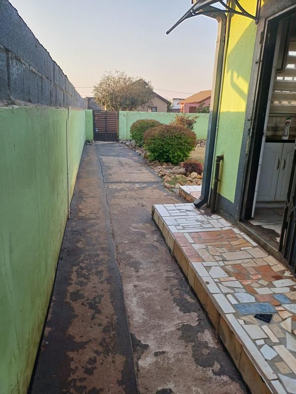 2 Bedroom Property for Sale in Vosloorus Gauteng