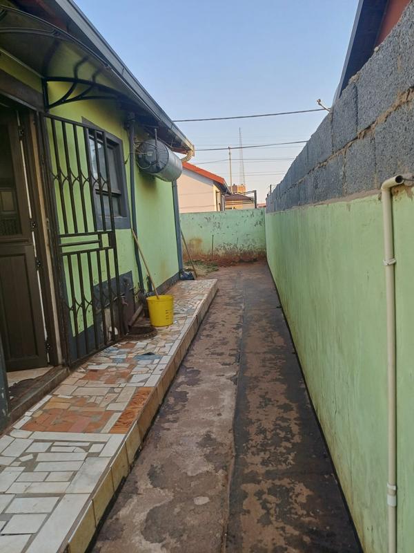 2 Bedroom Property for Sale in Vosloorus Gauteng