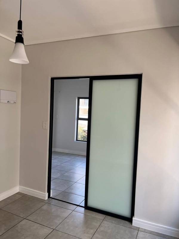 To Let 1 Bedroom Property for Rent in Waterfall Gauteng