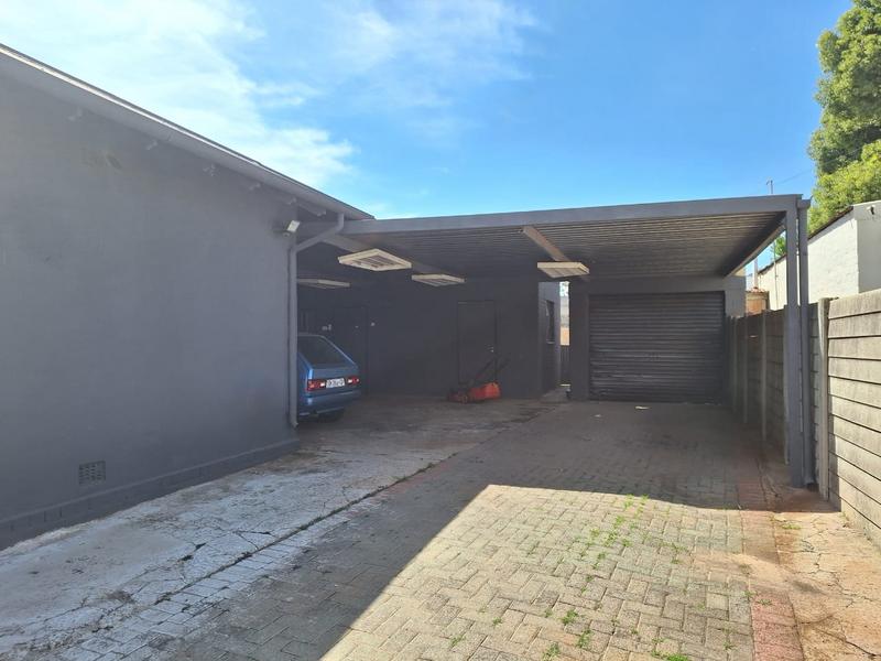 To Let 4 Bedroom Property for Rent in Geduld Gauteng