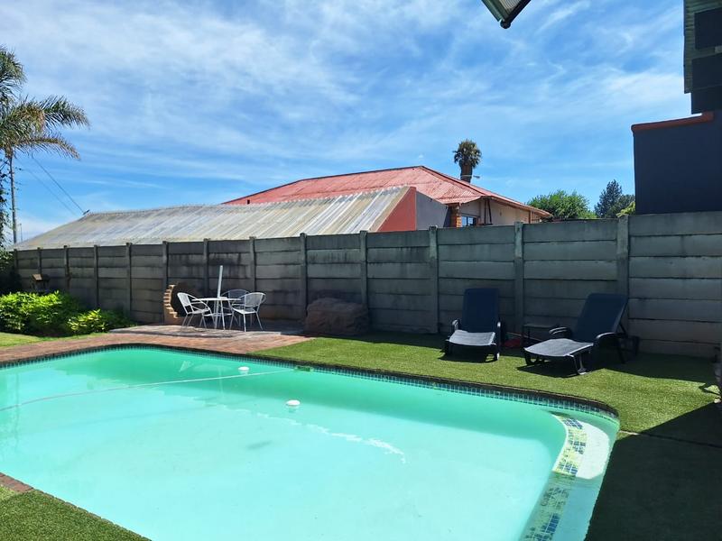 To Let 4 Bedroom Property for Rent in Geduld Gauteng