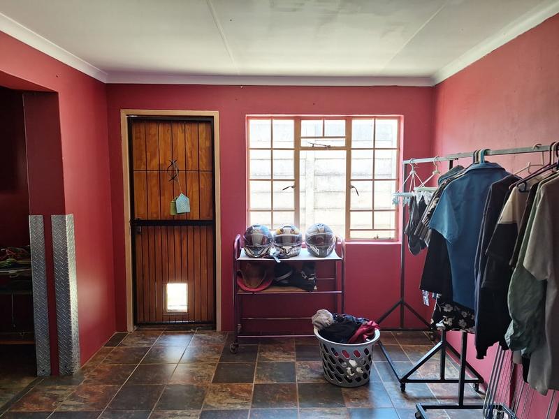 To Let 4 Bedroom Property for Rent in Geduld Gauteng