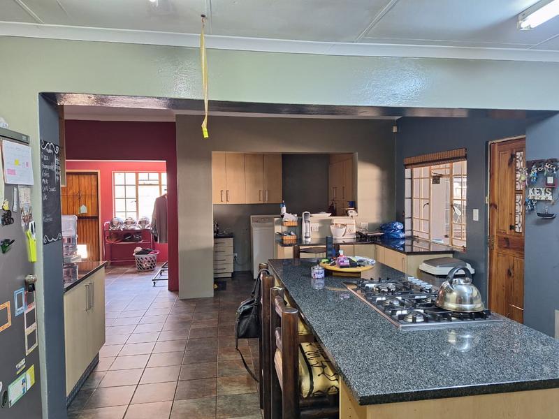 To Let 4 Bedroom Property for Rent in Geduld Gauteng