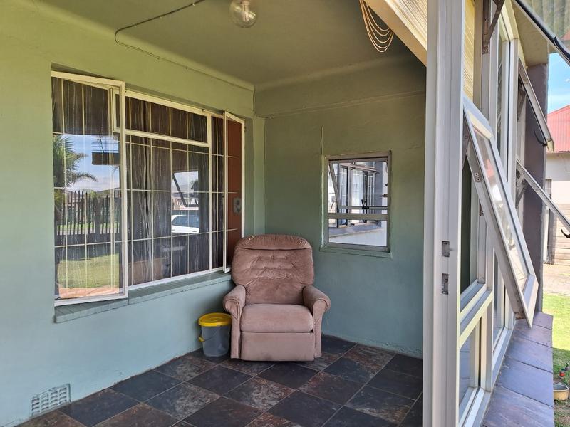 To Let 4 Bedroom Property for Rent in Geduld Gauteng