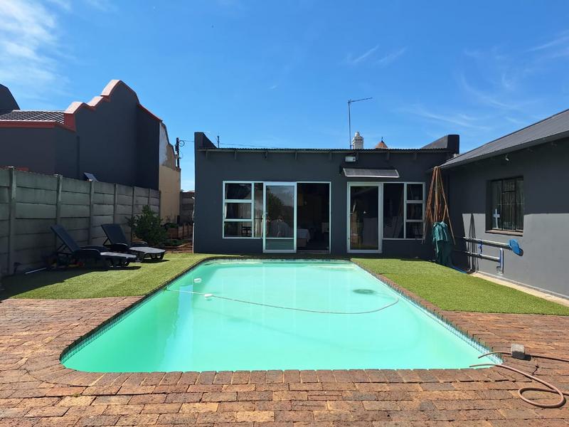 To Let 4 Bedroom Property for Rent in Geduld Gauteng