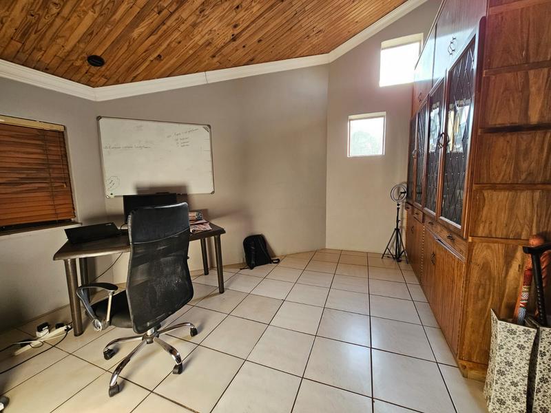 4 Bedroom Property for Sale in Rooihuiskraal Gauteng