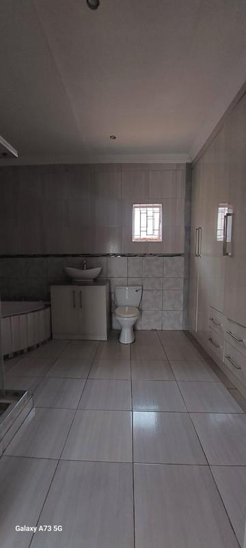 4 Bedroom Property for Sale in Karenpark Gauteng