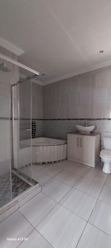 4 Bedroom Property for Sale in Karenpark Gauteng