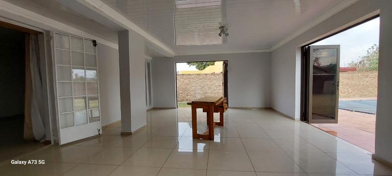 4 Bedroom Property for Sale in Karenpark Gauteng