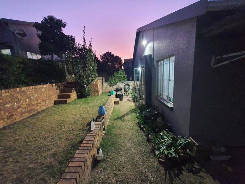 2 Bedroom Property for Sale in Eden Glen Gauteng