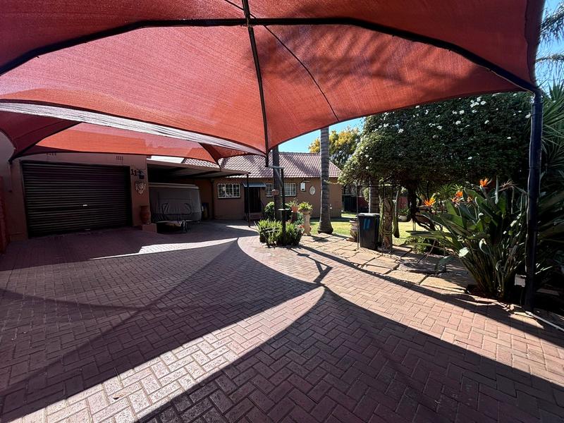 3 Bedroom Property for Sale in Northcliff Gauteng