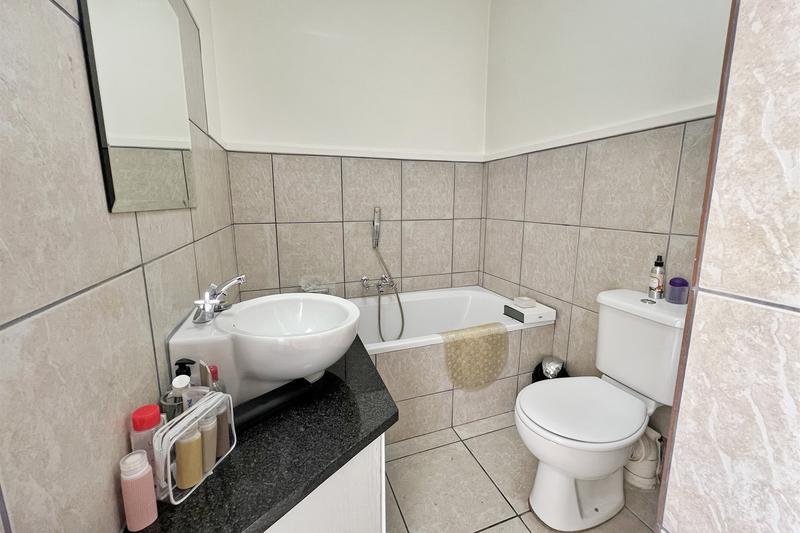 2 Bedroom Property for Sale in Sandown Gauteng