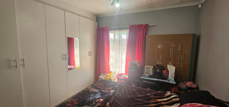 To Let 2 Bedroom Property for Rent in Allen Grove Gauteng