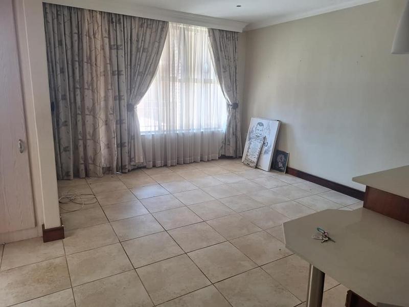 1 Bedroom Property for Sale in Newlands Gauteng