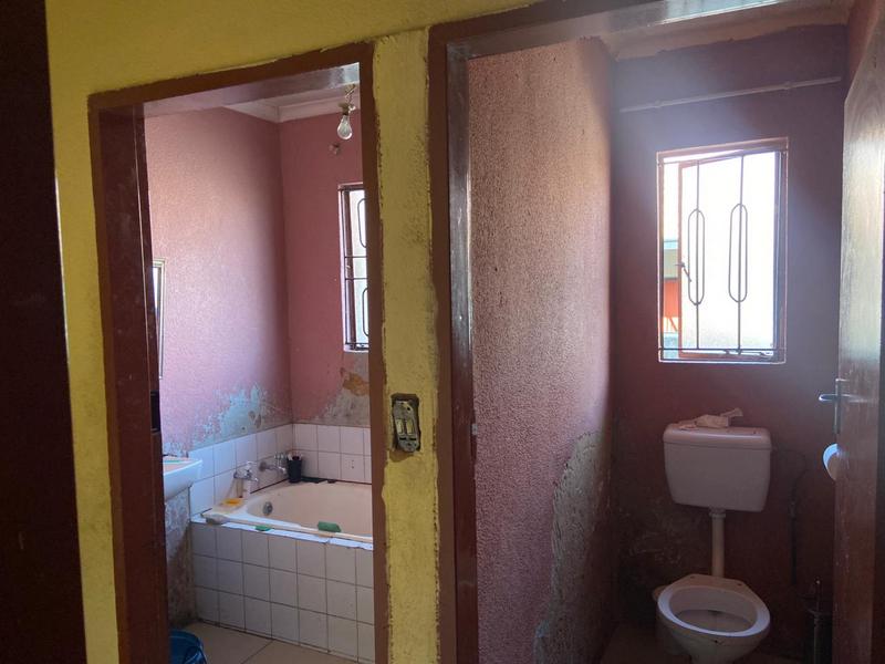 6 Bedroom Property for Sale in Ebony Park Gauteng