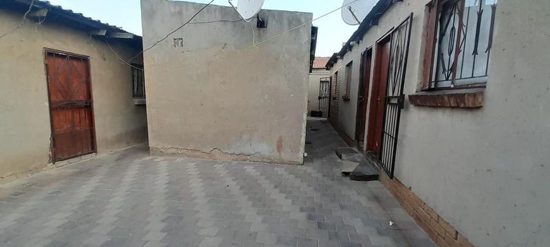 10 Bedroom Property for Sale in Tembisa Gauteng