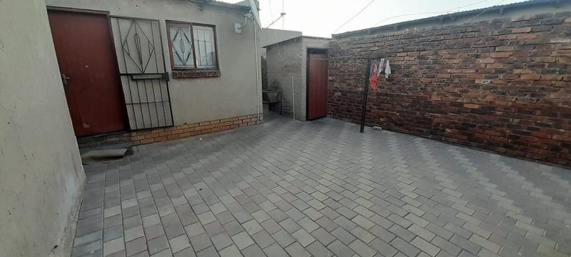 10 Bedroom Property for Sale in Tembisa Gauteng