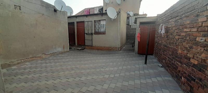 10 Bedroom Property for Sale in Tembisa Gauteng