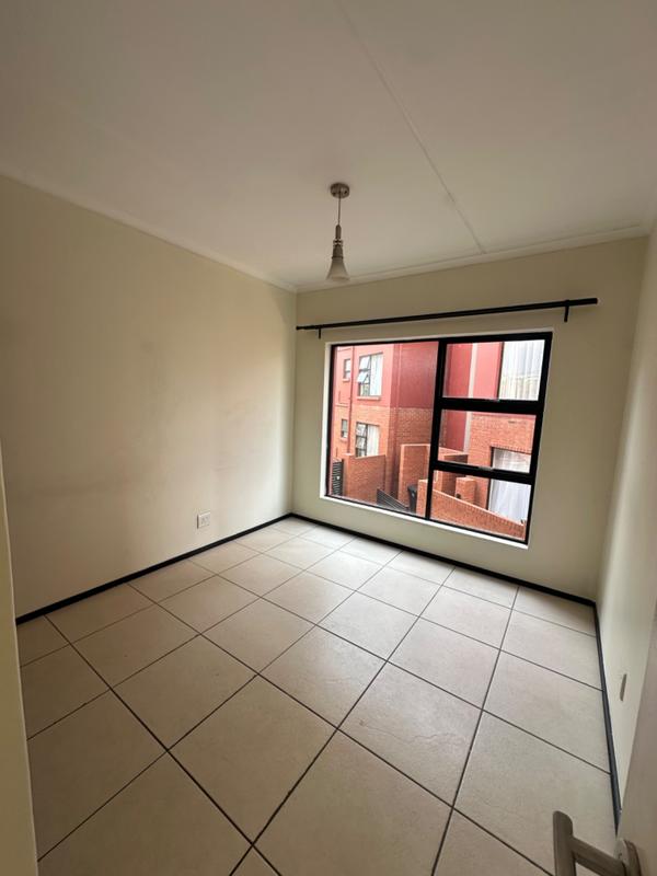 To Let 2 Bedroom Property for Rent in Greenstone Hill Gauteng