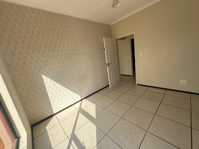 To Let 2 Bedroom Property for Rent in Greenstone Hill Gauteng