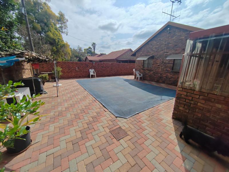 4 Bedroom Property for Sale in Doornpoort Gauteng