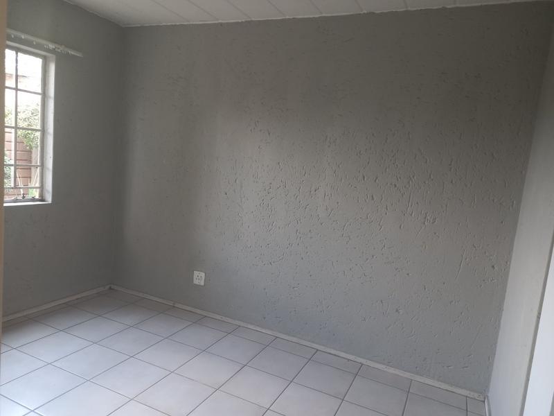 To Let 2 Bedroom Property for Rent in Georginia Gauteng