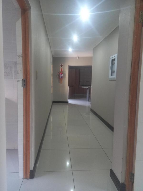 To Let commercial Property for Rent in Ontdekkerspark Gauteng